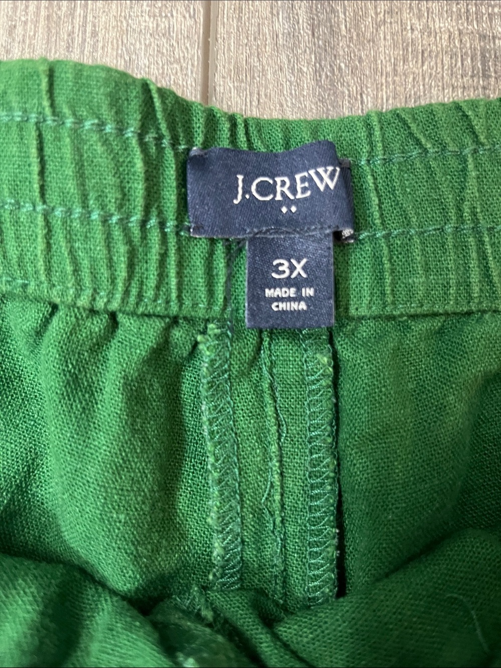 3/$15- J.Crew Linen Drawstring Shorts - Picture 2 of 3